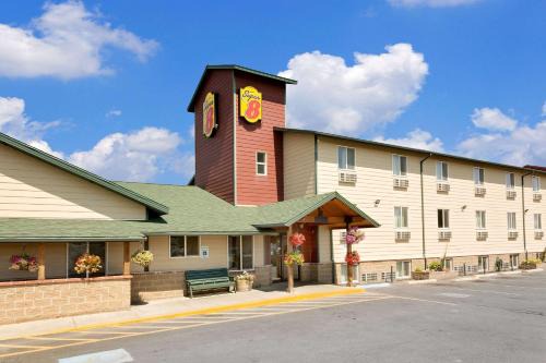 Bozeman Hotel | Super 8 by Wyndham Belgrade/Bozeman Airport