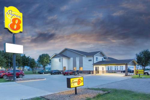 Belleville Hotel | Super 8 by Wyndham Belleville