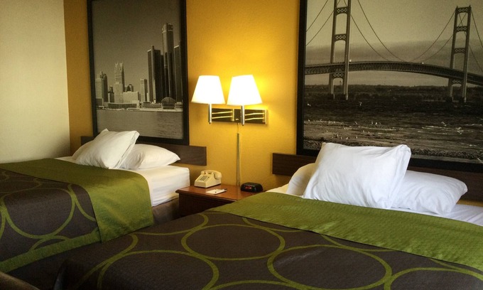 Canton Hotel | Super 8 by Wyndham Canton/Livonia Area