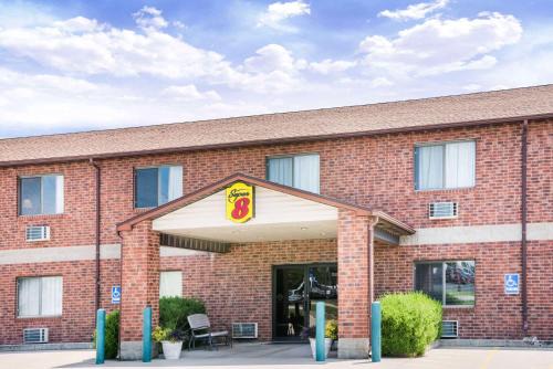 Chanute Hotel | Super 8 by Wyndham Chanute