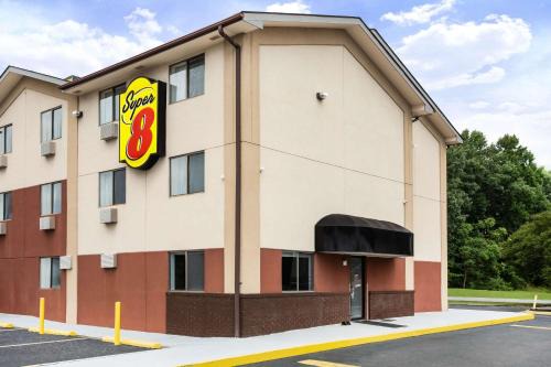 Bermuda Hotel | Super 8 by Wyndham Chester/Richmond Area