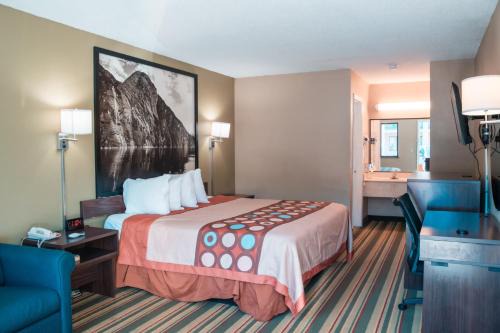 State Park Hotel | Super 8 by Wyndham Columbia/Ft. Jackson SC