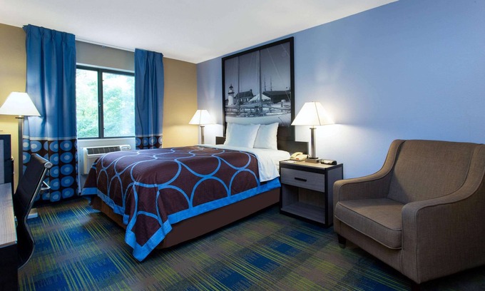 Cromwell Hotel | Super 8 by Wyndham Cromwell/Middletown