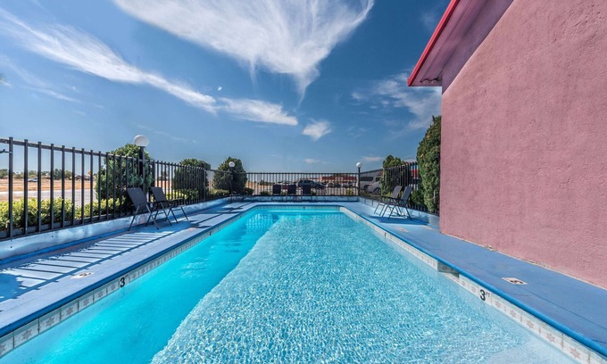 Eastland Hotel | Super 8 by Wyndham Eastland