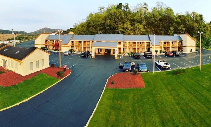 Fort Chiswell Hotel | Super 8 by Wyndham Fort Chiswell/Wytheville Area