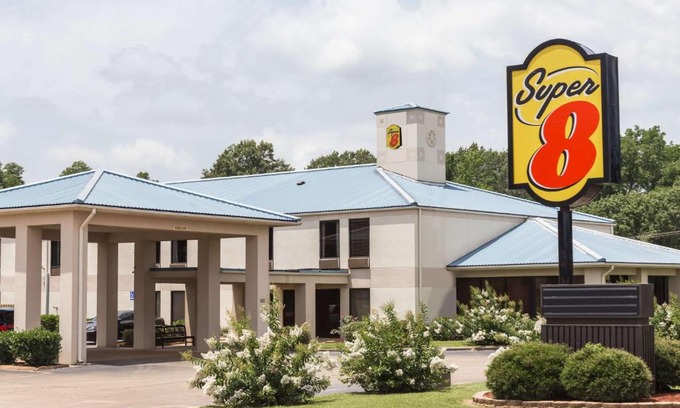 Indianola Hotel | Super 8 by Wyndham Indianola