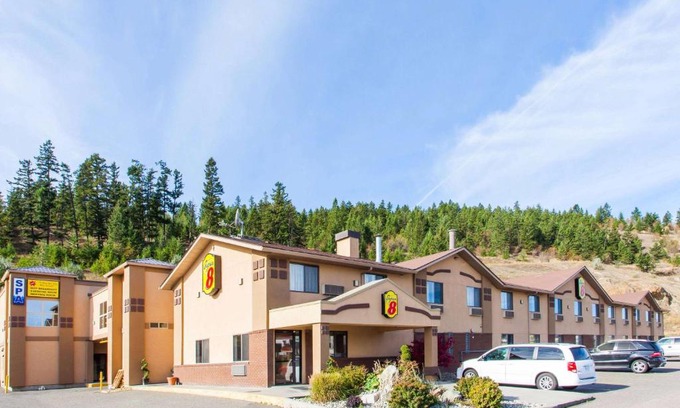 Kamloops Hotel | Super 8 by Wyndham Kamloops On The Hill