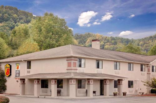 Lebanon Hotel | Super 8 by Wyndham Lebanon