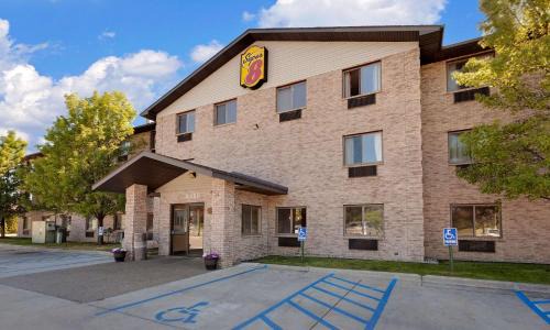 Mount Pleasant Hotel | Super 8 by Wyndham Mt. Pleasant