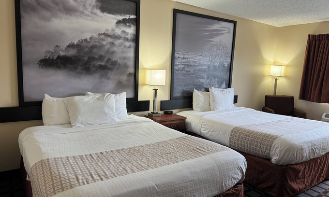 Mason City Hotel | Super 8 by Wyndham Mason City