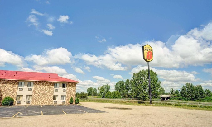 Melrose Hotel | Super 8 by Wyndham Melrose