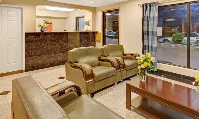 Mont Belvieu Hotel | Super 8 by Wyndham Mont Belvieu/Baytown East
