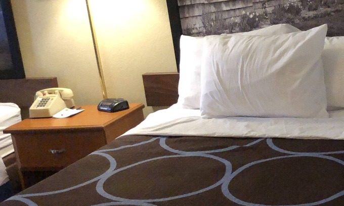 Montgomery Hotel | Super 8 by Wyndham Montgomery Maybrook