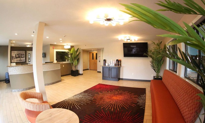 Portsmouth Hotel | Super 8 by Wyndham Portsmouth
