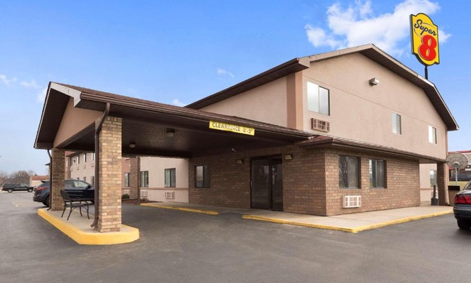 Rantoul Hotel | Super 8 by Wyndham Rantoul