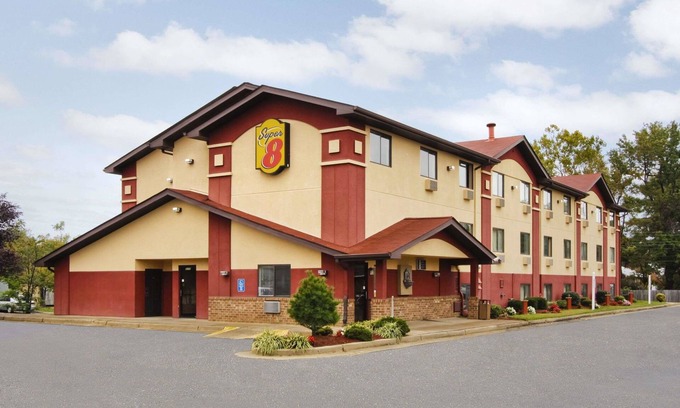 Mosby Hotel | Super 8 by Wyndham Richmond Airport VA