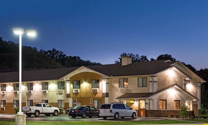Ripley Hotel | Super 8 by Wyndham Ripley