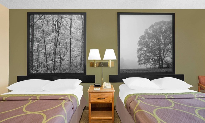 Roanoke Hotel | Super 8 by Wyndham Roanoke VA