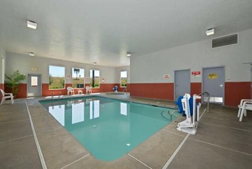 Roseburg Hotel | Super 8 by Wyndham Roseburg