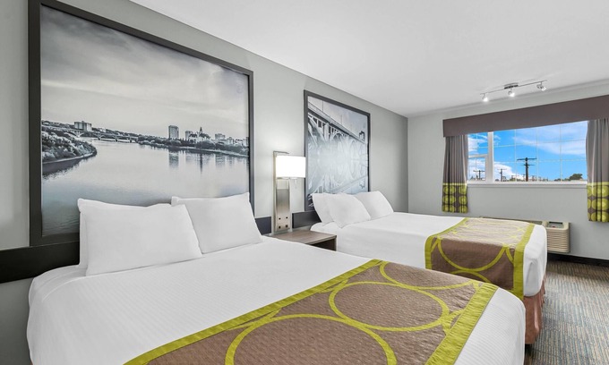 North Industrial Hotel | Super 8 by Wyndham Saskatoon Near Saskatoon Airport