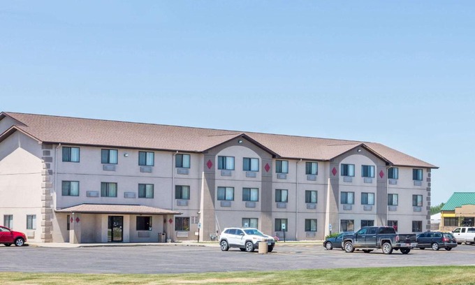 Sioux City Hotel | Super 8 by Wyndham Sioux City South