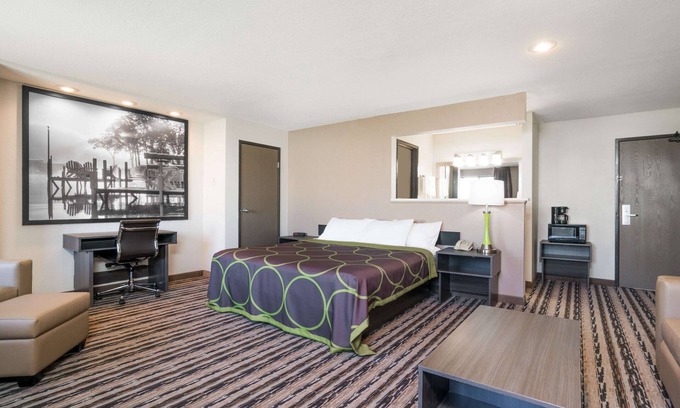 Spirit Lake Hotel | Super 8 by Wyndham Spirit Lake/Okoboji