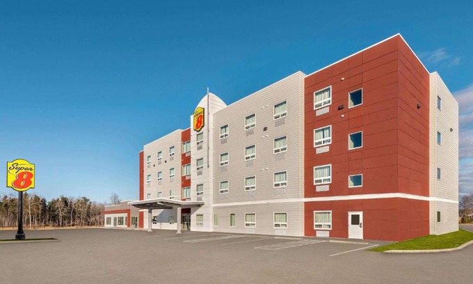 Thompson Hotel | Super 8 by Wyndham Thompson