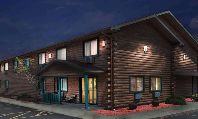 North Lake George Hotel | Super 8 by Wyndham Ticonderoga