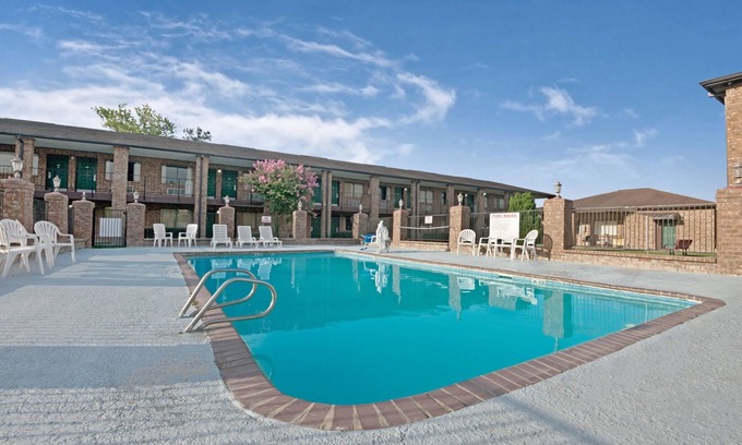 Universal City Hotel | Super 8 by Wyndham Universal City