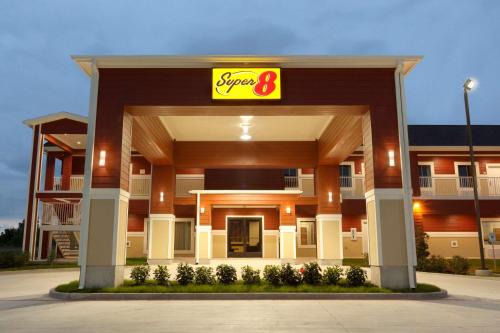 Carrizo Springs Hotel | Super 8 by Wyndham Carrizo Springs