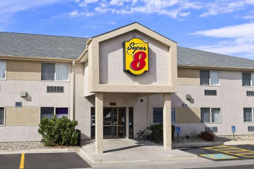 Southeast Colorado Springs Hotel | Super 8 by Wyndham Colorado Springs Airport