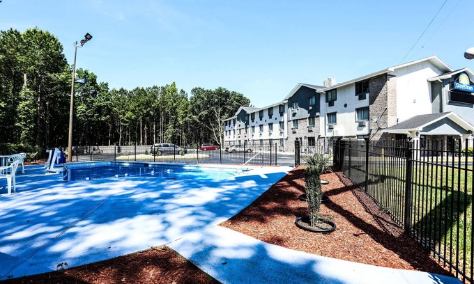 Villa Rica Hotel | Super 8 by Wyndham Villa Rica