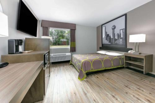 Waxahachie Hotel | Super 8 by Wyndham Waxahachie TX