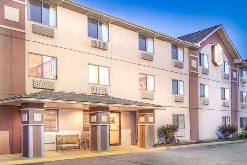 Wheeling Hotel | Super 8 by Wyndham Wheeling WV