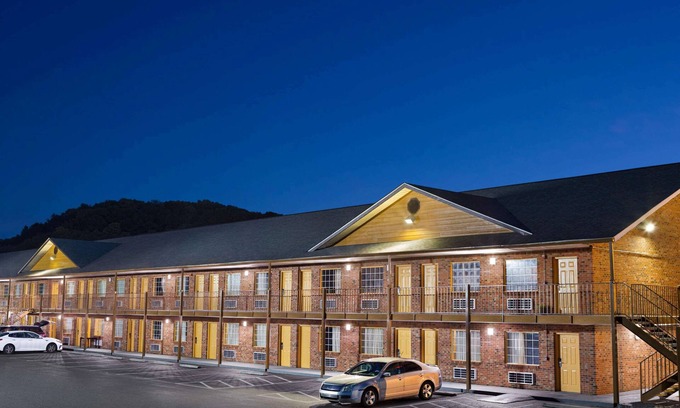 Whites Creek Hotel | Super 8 by Wyndham Whites Creek/Nashville NW Area