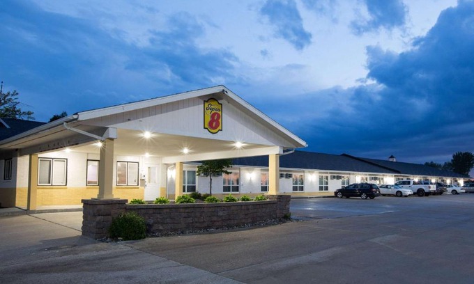Williams Hotel | Super 8 by Wyndham Williams