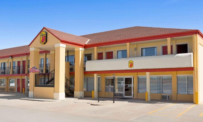 Woodward Hotel | Super 8 by Wyndham Woodward