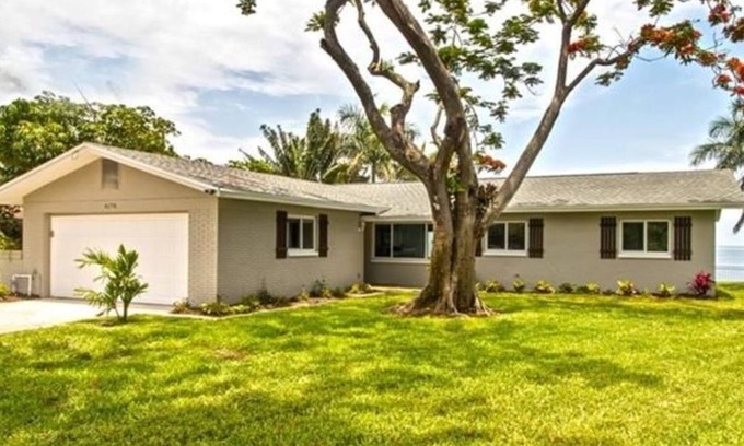 Coquina Key House | Super Bowl 55 Tampa Bay Waterfront 4-Room Rentals