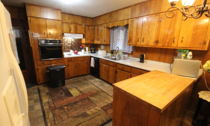 Gracewood House | Super Clean 3 Bedroom House near Masters Golf Tournament.