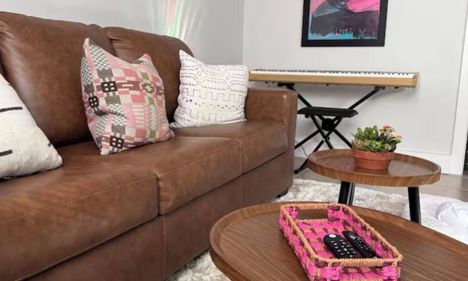 East Central House | Super Clean & Cozy 2-bedroom house in lovely Salt Lake City