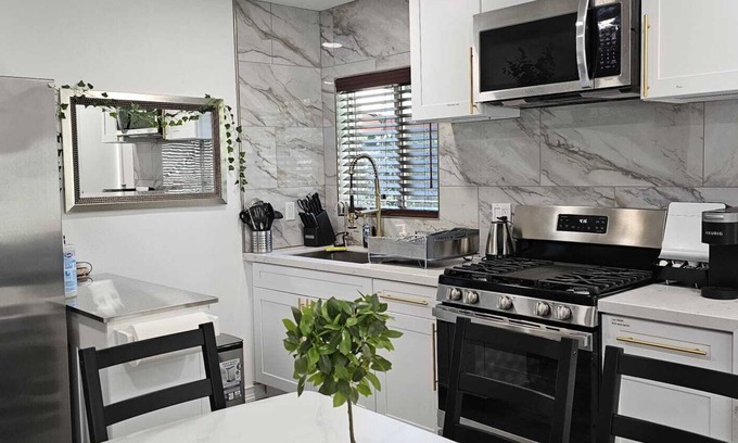 Harbor House | Super Clean, Elegant, Recently Renovated Casa With All New Appliances
