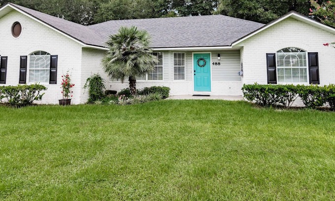 Lake City House | Super clean, quiet. Close to world famous springs. Game Room!