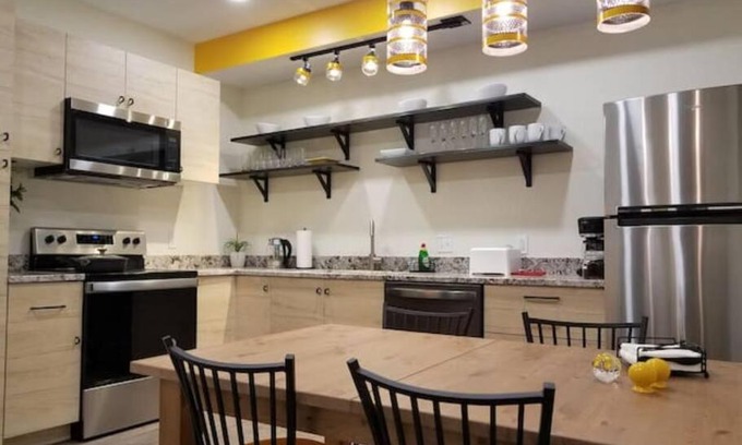 Ohio City Apartment | Super Close to Hot Spots in Ohio City, Cleveland