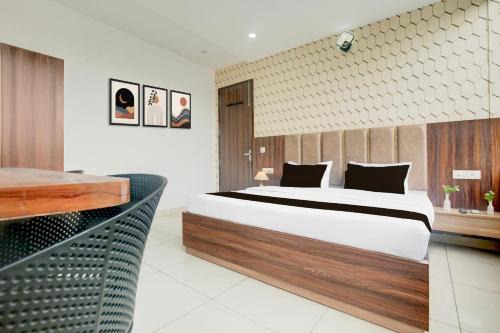 Khattalwada Hotel | Super Collection O Sherpur Road Near Mohan Dai Oswal Hospital