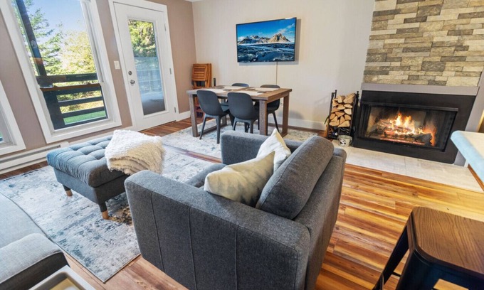 Snowshoe Apartment | Super Cozy Studio Near Slopes And Shuttle Bus WiFi