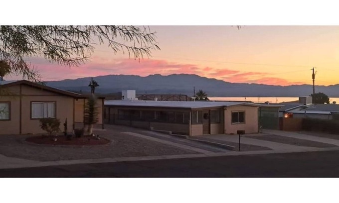 Desert Hills House | Super cute place at Lake Havasu!