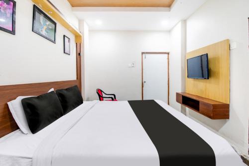 Dwaraka Nagar Hotel | Super Hotel O Gurudwara Near RTC Complex