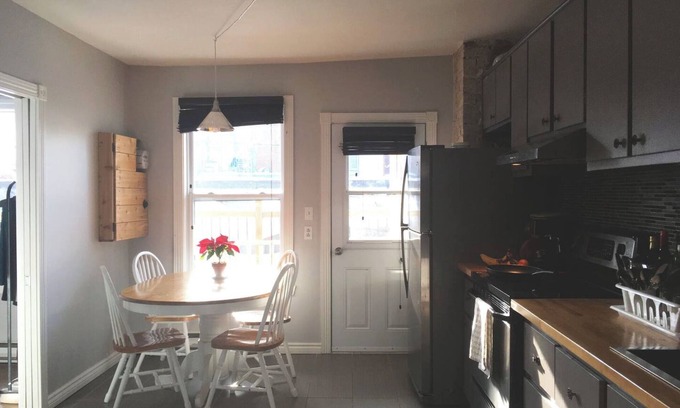 Mile End Apartment | Super Large Terrace Rental 4522A