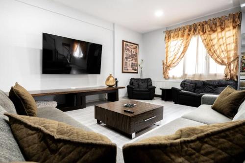 Evosmos Villa | Super lux maisonette, 10 minutes from city center