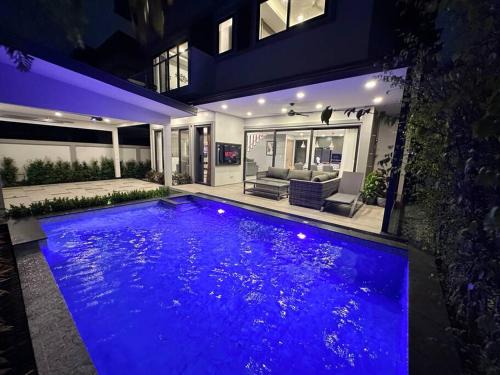 Central Pattaya Villa | Super Luxury 3 Bedroom Private Pool Villa with Jacuzzi, Near 711, 10 minutes to Walking Street and Pattaya Beach - MT6